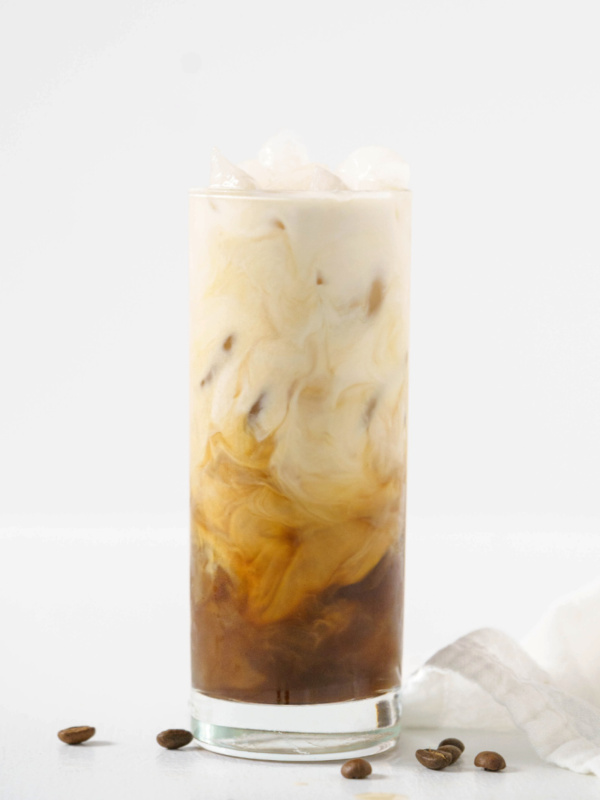 iced vanilla latte in glass