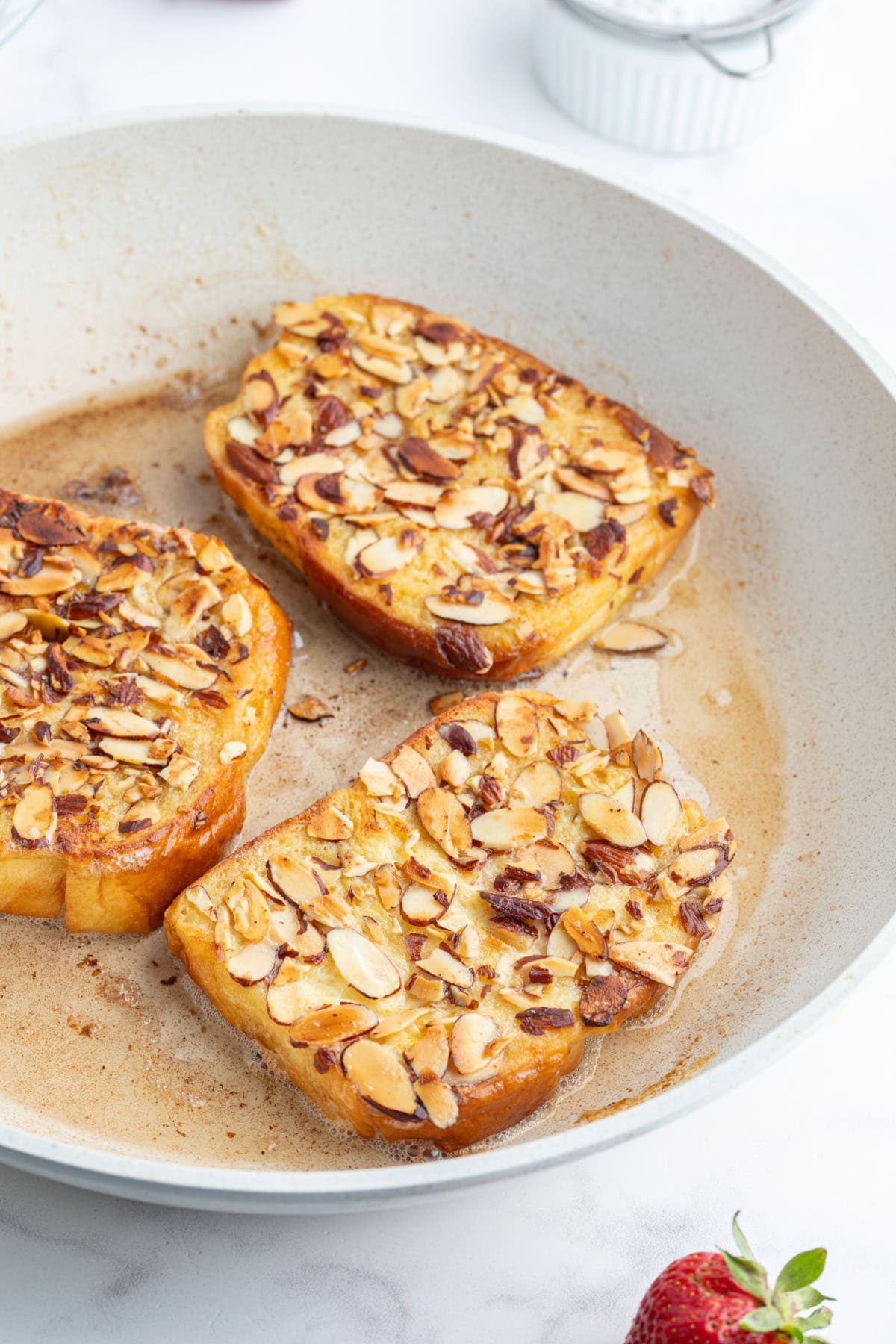 pain perdu frying in pan