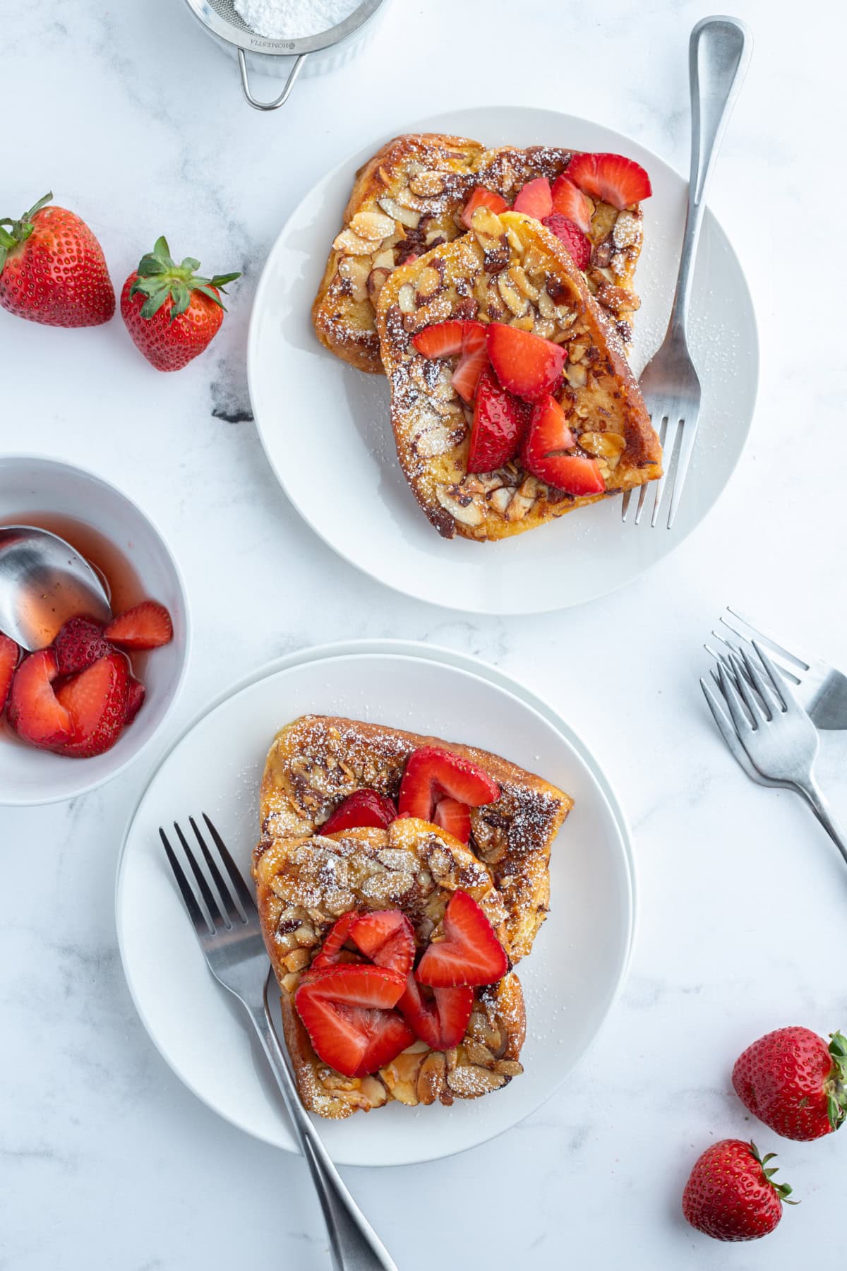 two plates of pain perdu