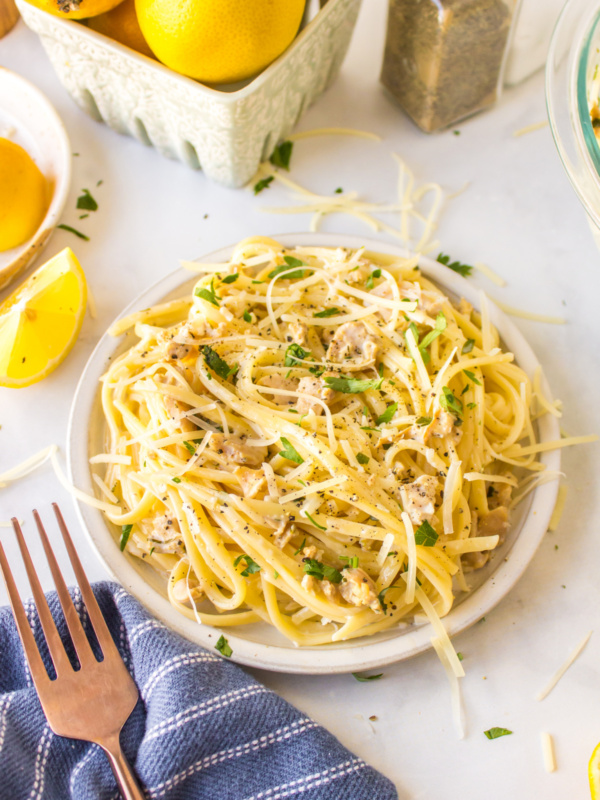 pioneer woman's clam linguine in a bowl