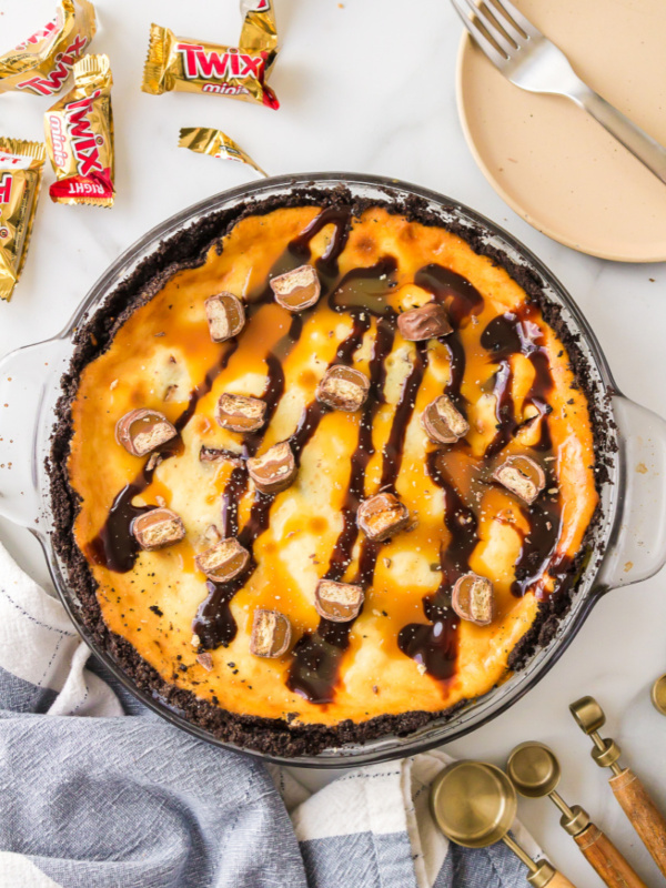 twix cheesecake pie